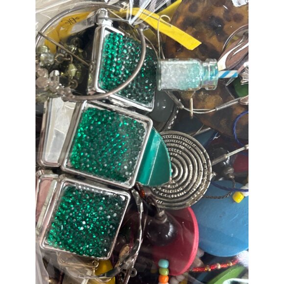 Mixed Jewelry Craft Scrap Bundle 2 lb 12oz Assorted Beads Charms & Findings For - Picture 8 of 10